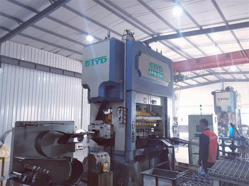 高速?zèng)_床 - 副本.jpg